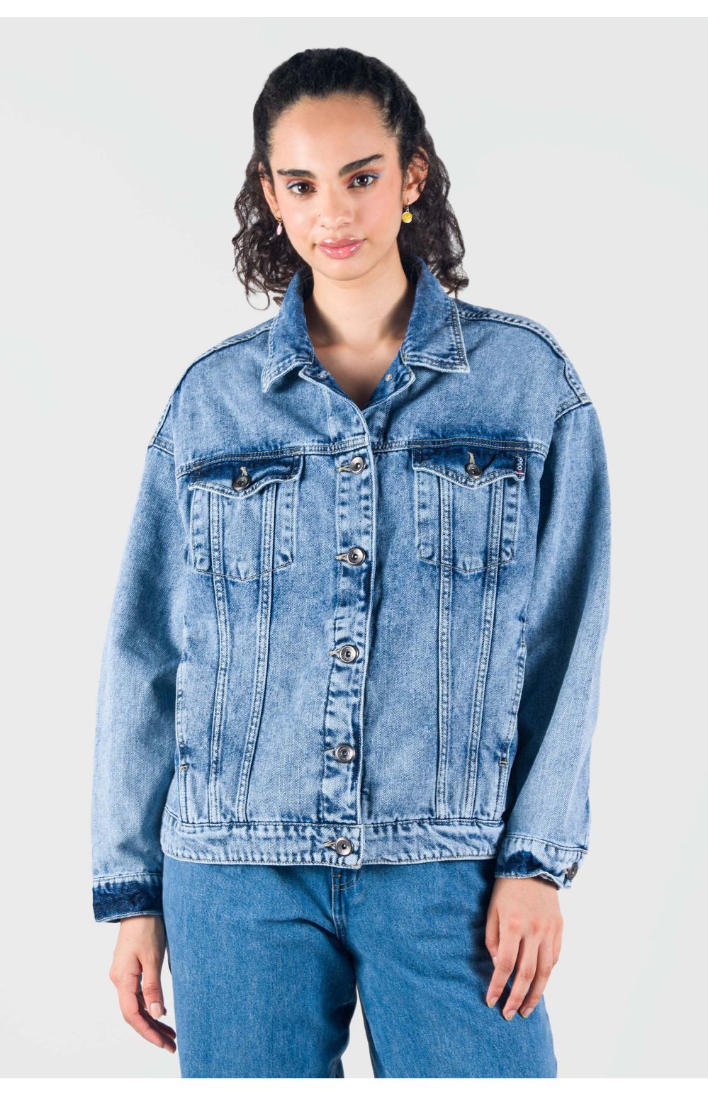 Chamarra Oggi Mujer Mezclilla Azul Claro MC2142603 Oversize
