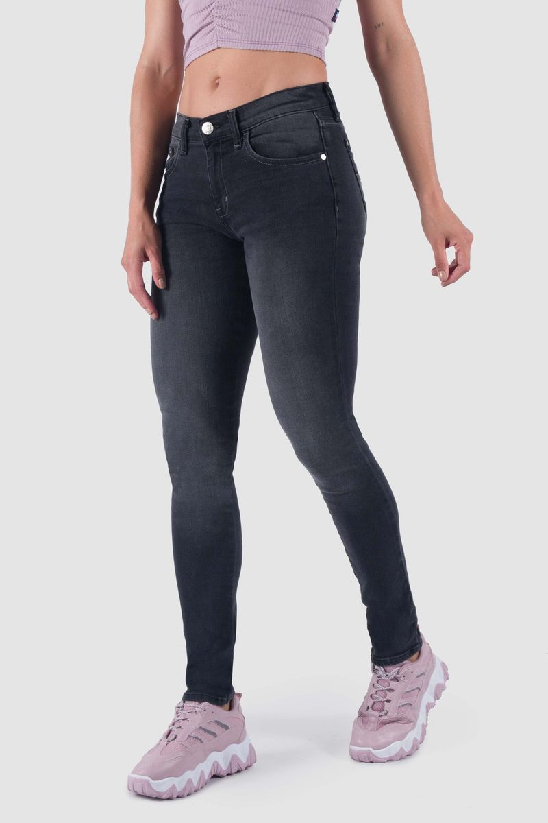 Jeans_Oggi_Mujer_Mezclilla_Negro_Carol_2212106_Super_Skinny_Lado