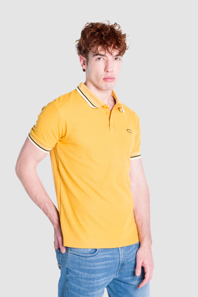 XPLPOLOST-YELLOW-LIGHT_vista2