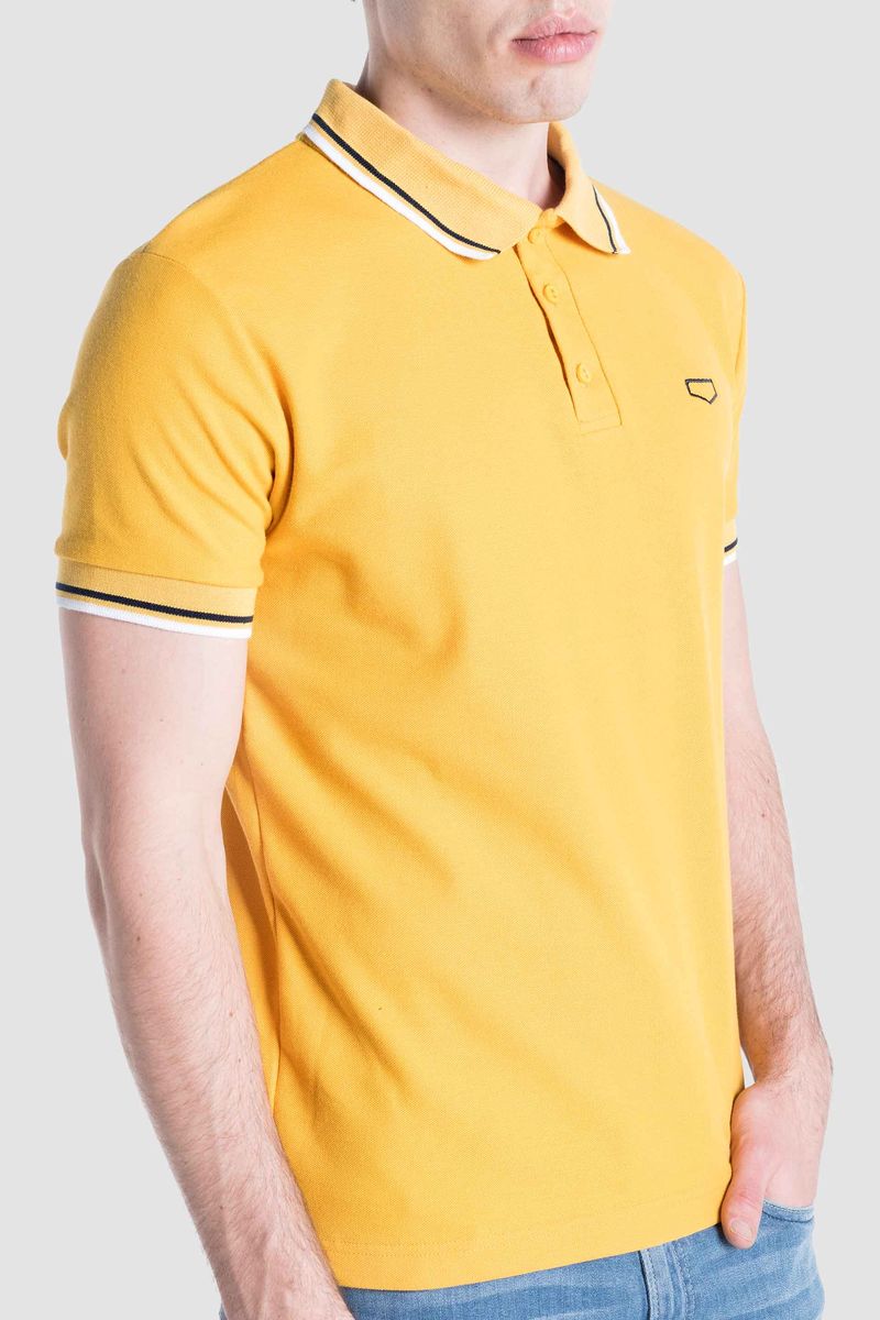 XPLPOLOST-YELLOW-LIGHT_vista5