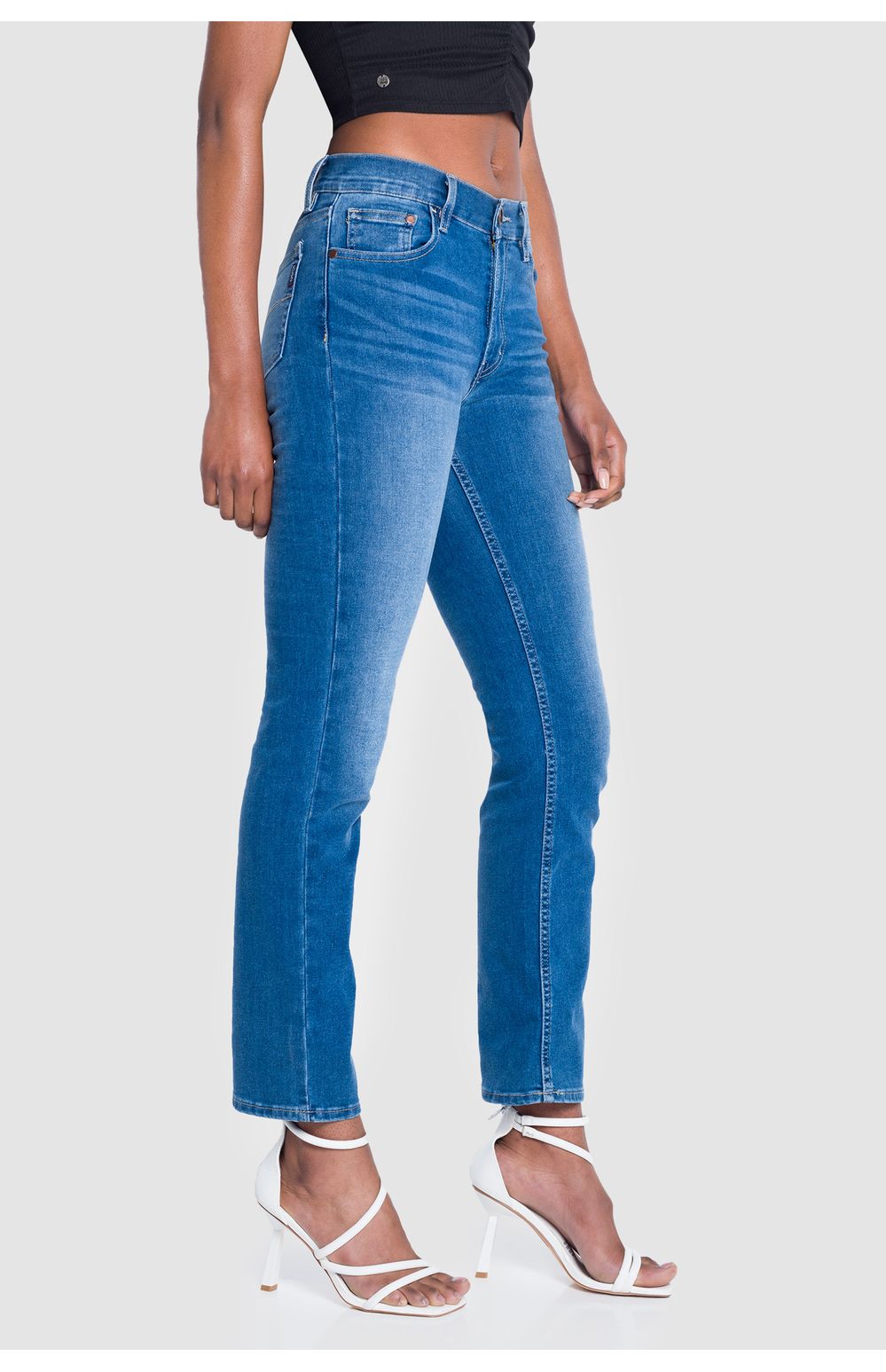 Jeans Oggi Mujer Azul Claro Mezclilla Atraction 2312101 Straight