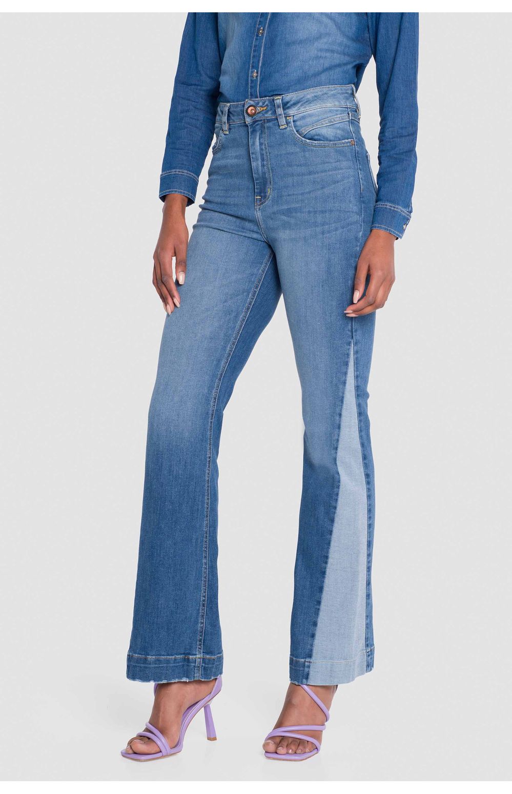 Jeans Oggi Mujer Mezclilla Azul Claro Ruby 2312133 Acampanado