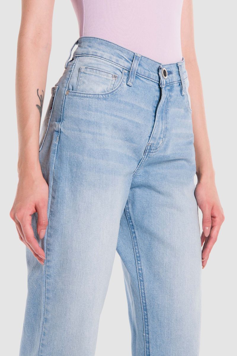 MOM-VINTAGE-2312124-VISTA4