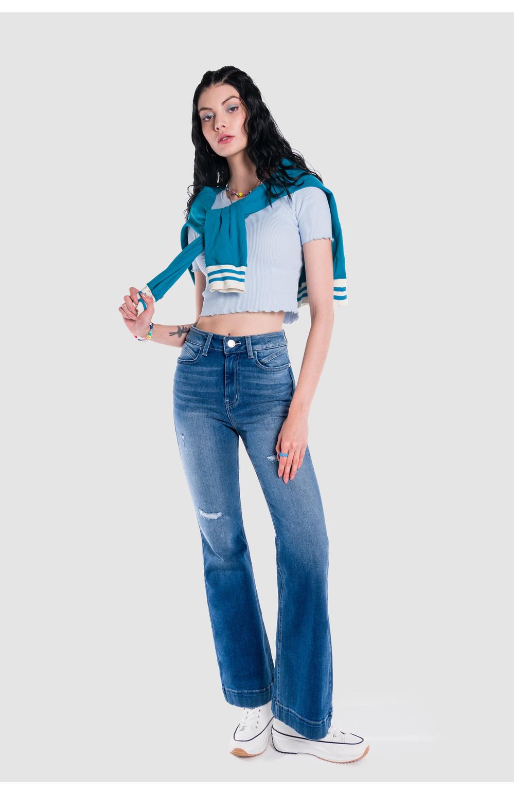 Jeans Oggi Mujer Mezclilla Azul Medio Ruby 2312131 Acampanado