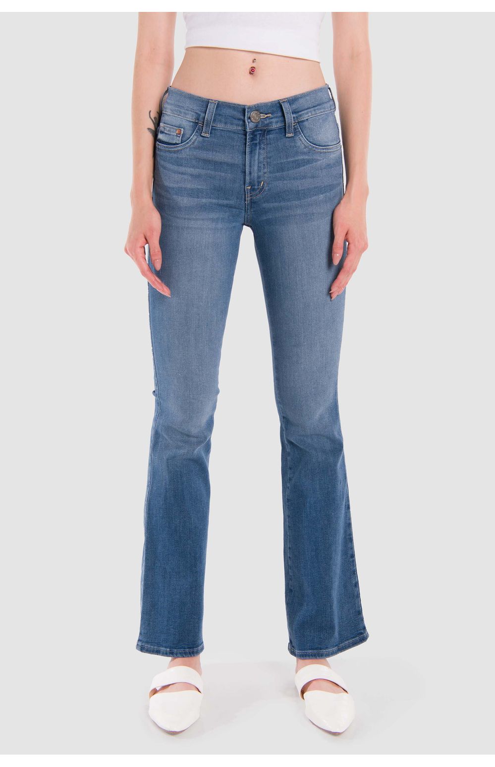 Jeans Oggi Mujer Mezclilla Azul Claro Yess 2312121 Boot Cut