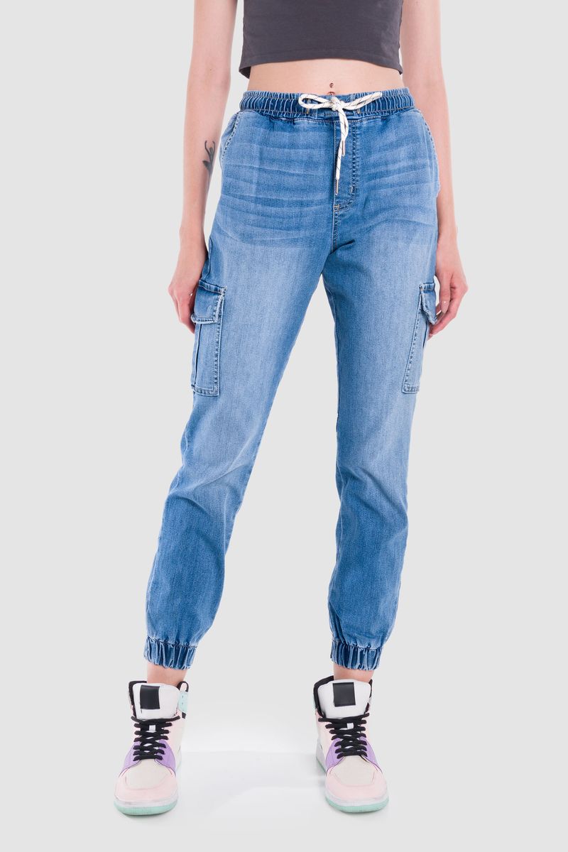JOGGER-CARGO-2100-SKY_vista1