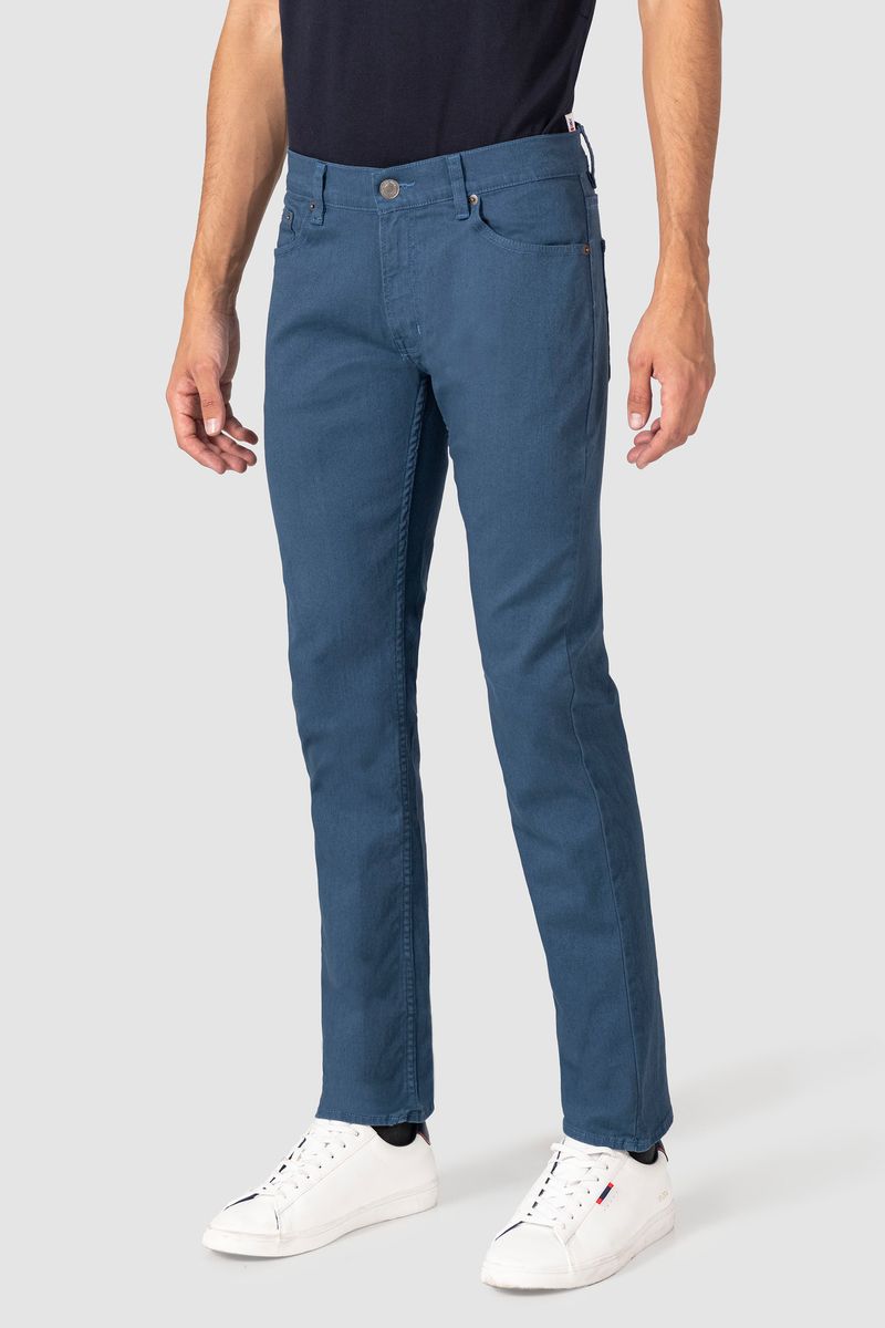 VAXTER-BULL-BLUE-VISTA2