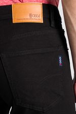 IRON-REBEL-BLACK-BLACK_vista5